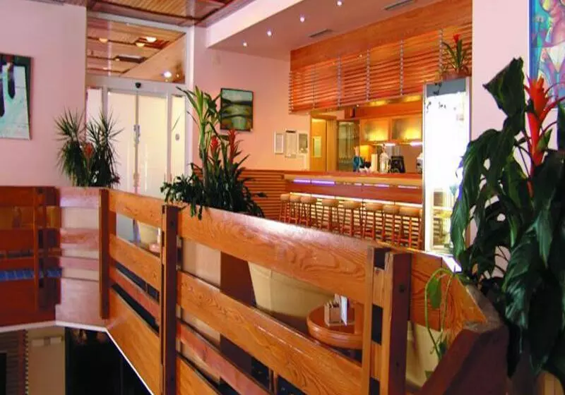 Fotos del hotel Alpina:  4