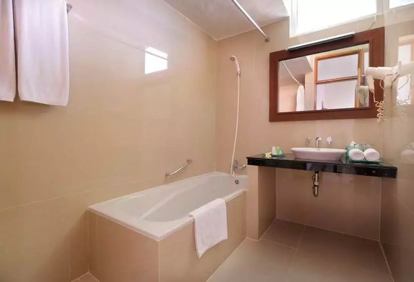 Fotos del hotel Adi Dharma Cottages:  19