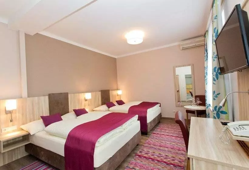 Fotos del hotel Das Junior By Max 70:  3