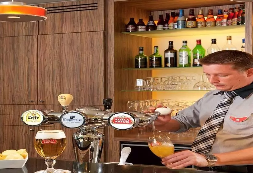 Fotos del hotel Ibis Leuven Centrum:  9