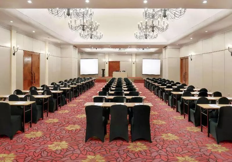 Fotos del hotel Novotel Surabaya:  5