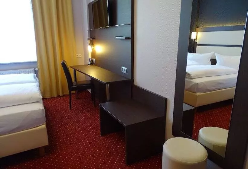Fotos del hotel Plaza Inn Hamburg Moorfleet:  2