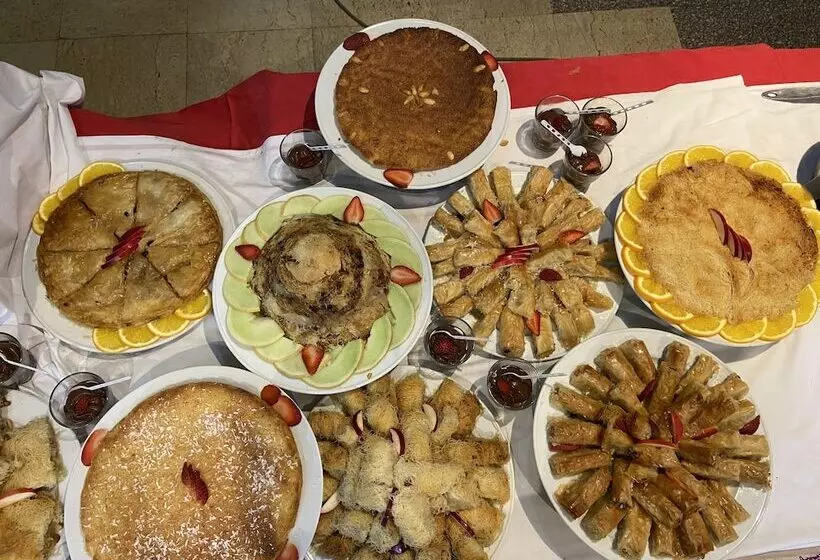 Fotos del hotel Gaddis Hotel, Suites And Apartments:  13