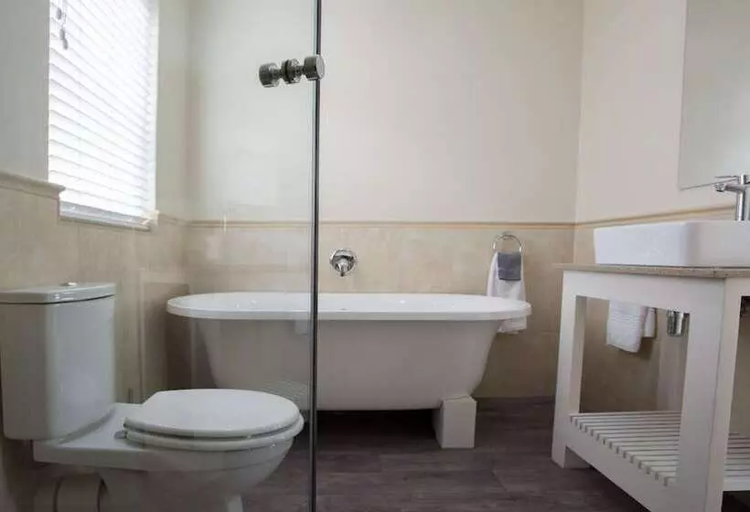 Fotos del hotel Summerwood Guest House:  9