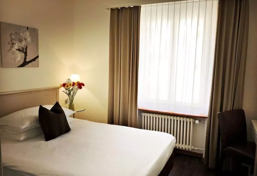 Fotos del hotel Neufeld:  8