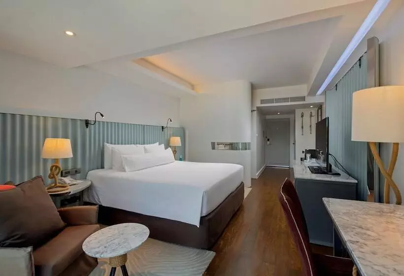 The Boathouse Phuket