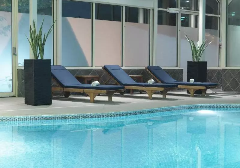 Fotos del hotel The Landmark  And Leisure Club:  11