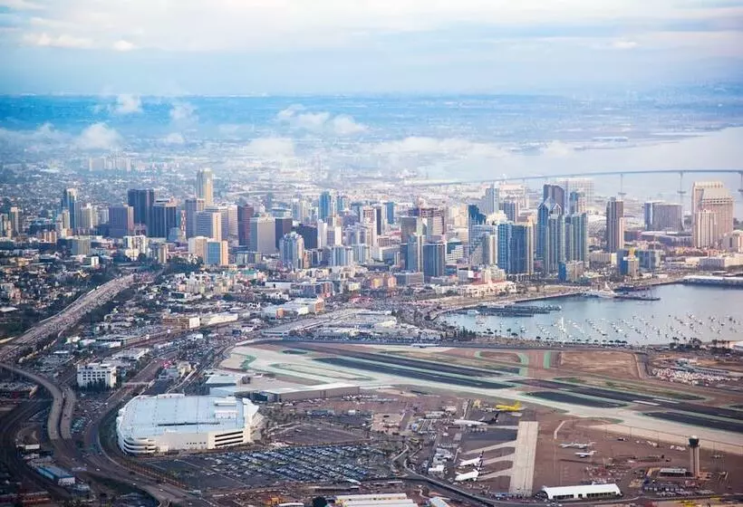 Fotos del hotel Holiday Inn Express  & Suites San Diego Airport  Old Town, An Ihg:  21