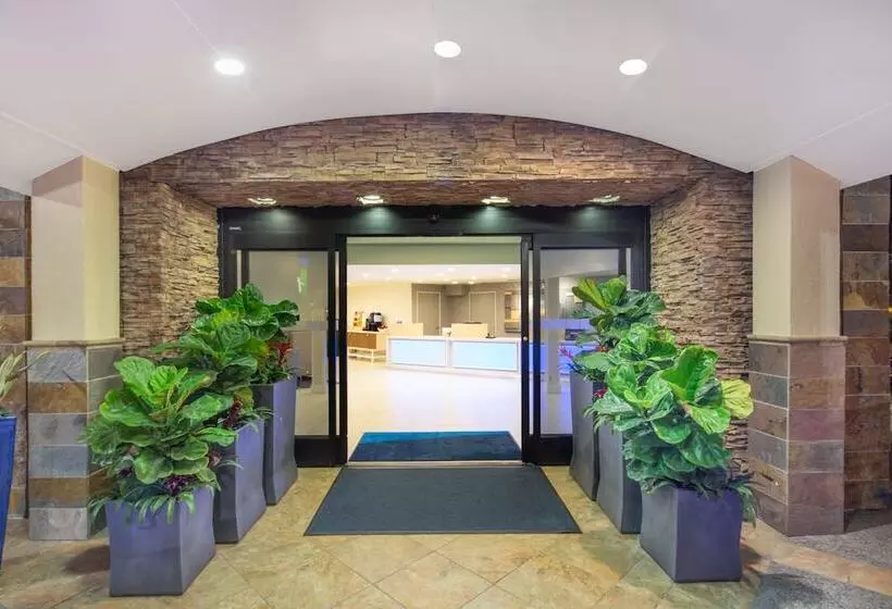 Fotos del hotel Holiday Inn Express  & Suites San Diego Airport  Old Town, An Ihg:  3