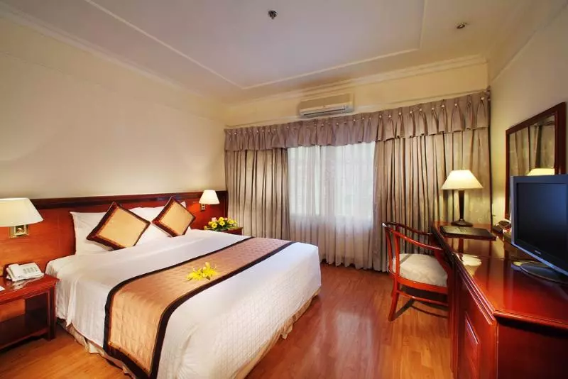 Fotos del hotel First Hotel:  9