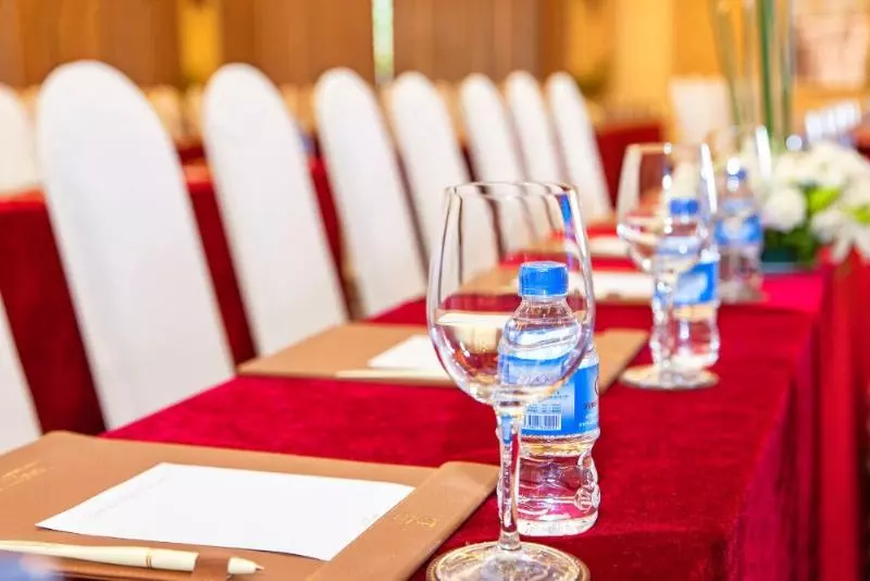 Fotos del hotel First Hotel:  10