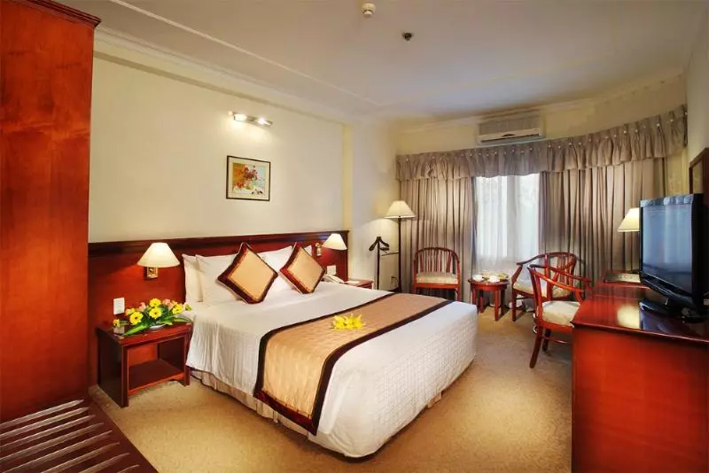 Fotos del hotel First Hotel:  13