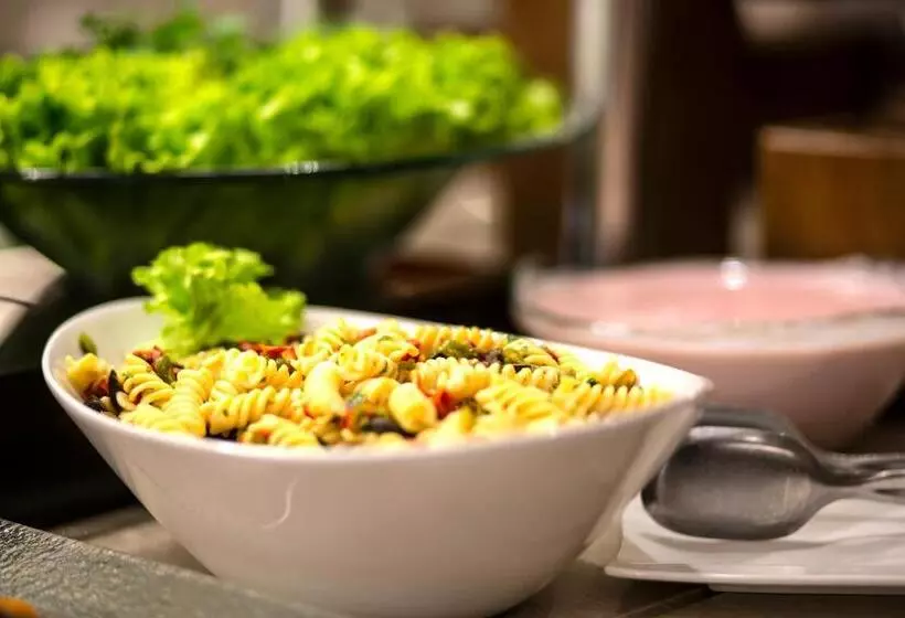 Fotos del hotel Erboy:  13