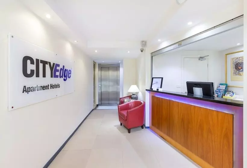 Fotos del hotel City Edge East Melbourne Apartment:  2