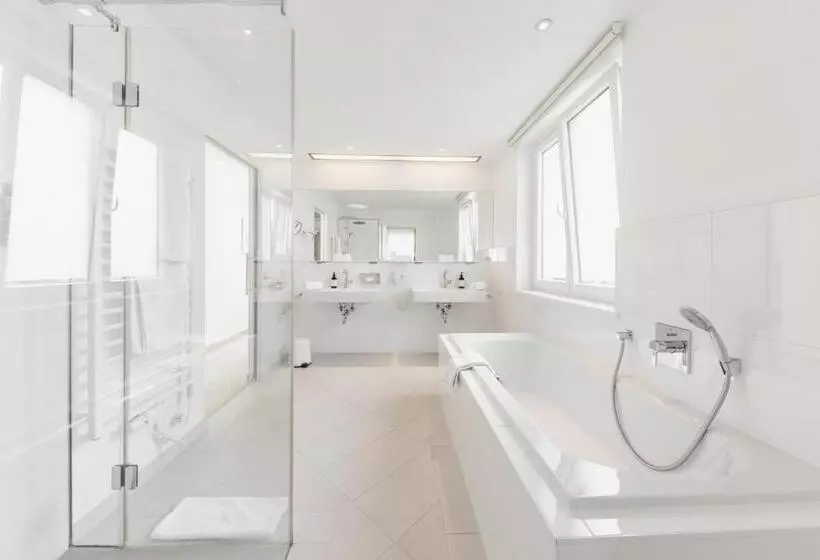 Fotos del hotel See Dr. Jilly:  12