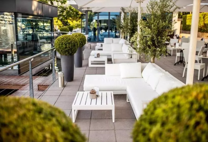 Fotos del hotel See Dr. Jilly:  5