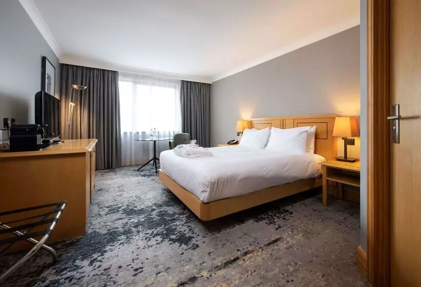 Doubletree By Hilton Swindon