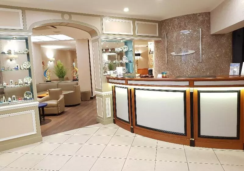 Fotos del hotel Champerret Elysees:  6