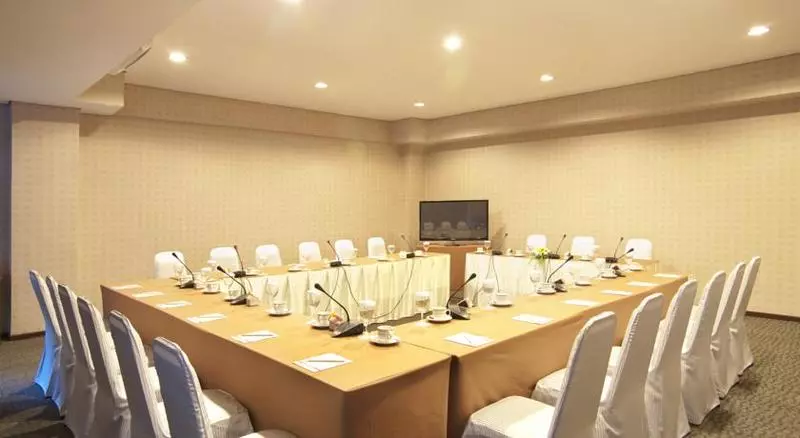 Fotos del hotel Elmi  Surabaya:  7