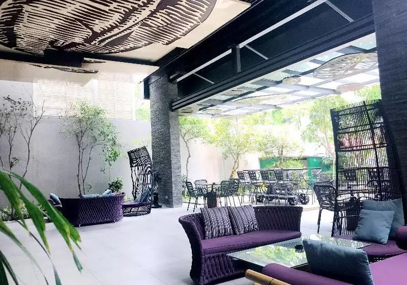 Fotos del hotel Mercure Surabaya:  7