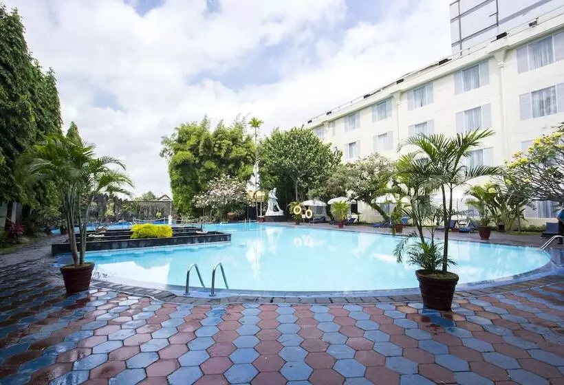 Fotos del hotel New Saphir Yogyakarta:  12