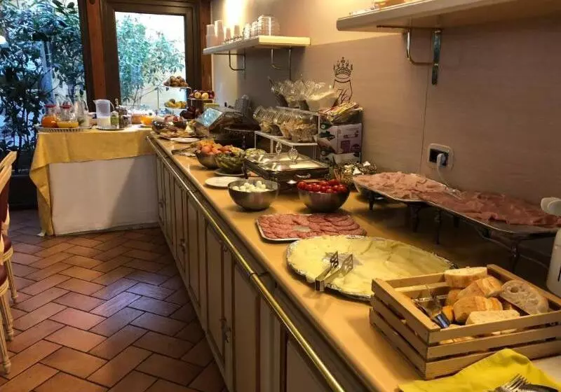 Fotos del hotel Cavour:  5