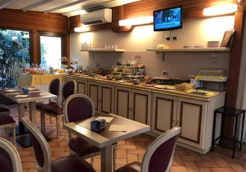 Fotos del hotel Cavour:  12