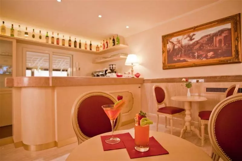 Fotos del hotel Cavour:  3