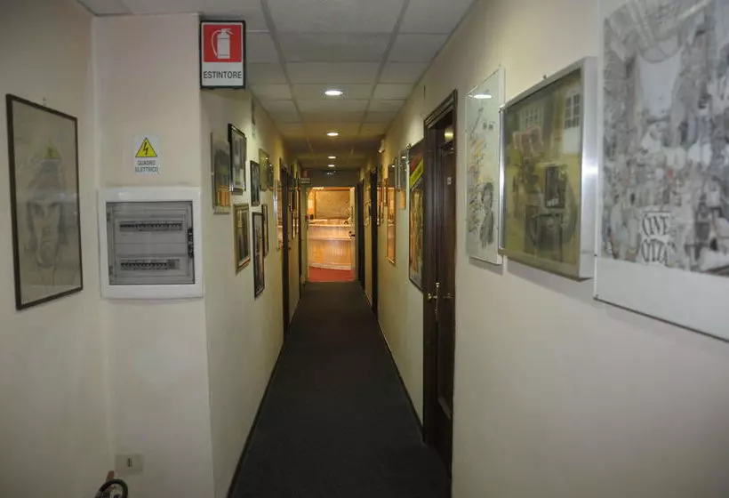 Fotos del hotel Cinecittà:  3