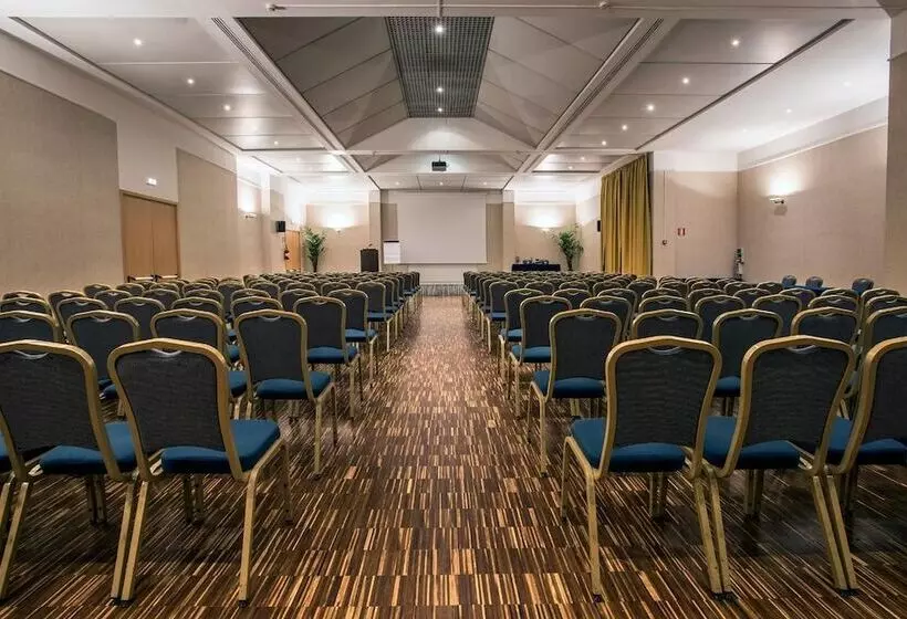 Fotos del hotel Flyon  & Conference Center:  4