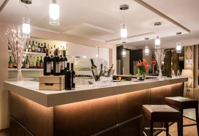 Fotos del hotel Flyon  & Conference Center:  3