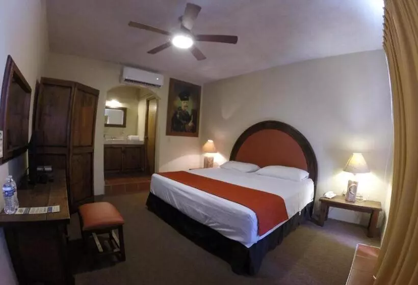 Club  Cantamar By The Beach