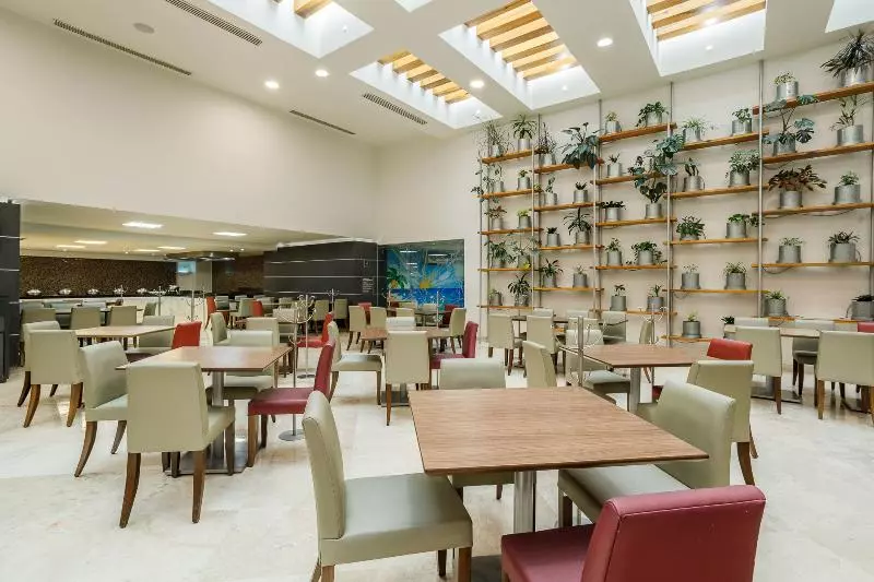 Fotos del hotel Real Inn Tijuana By Camino Real S:  13