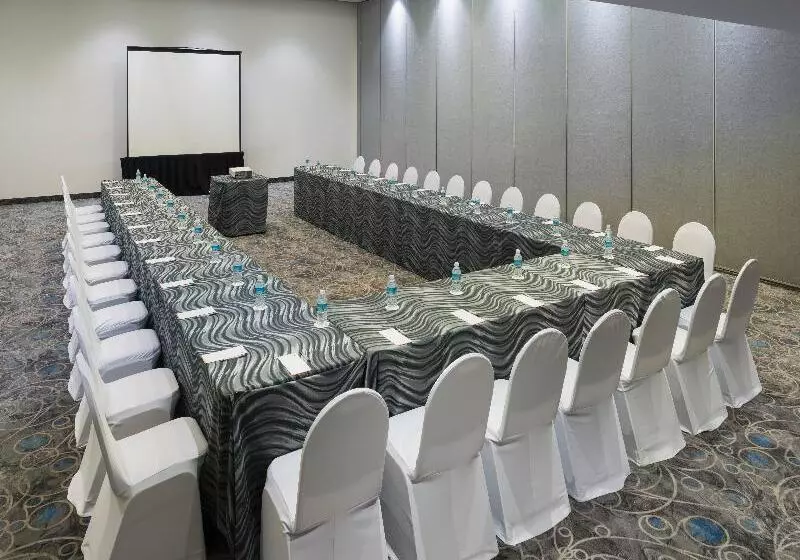 Fotos del hotel Real Inn Tijuana By Camino Real S:  10