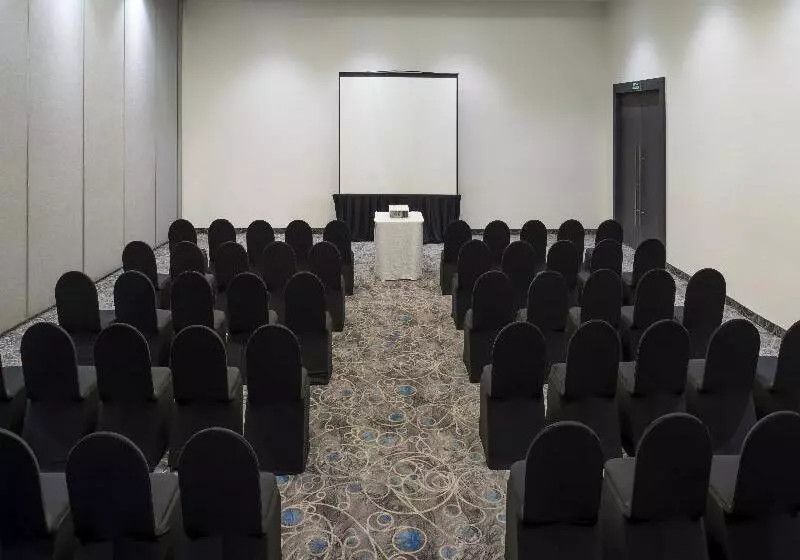 Fotos del hotel Real Inn Tijuana By Camino Real S:  17