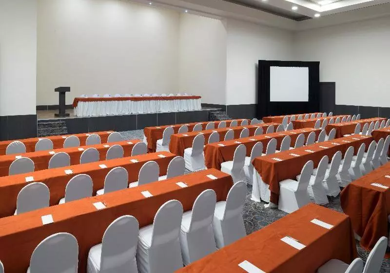 Fotos del hotel Real Inn Tijuana By Camino Real S:  24