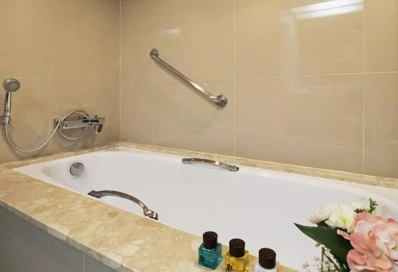 Fotos del hotel The Imperial Hotel & Convention Centre Korat:  5