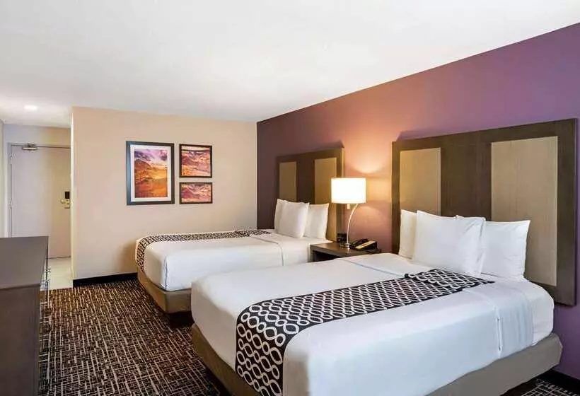 La Quinta Inn & Suites By Wyndham Las Vegas Nellis