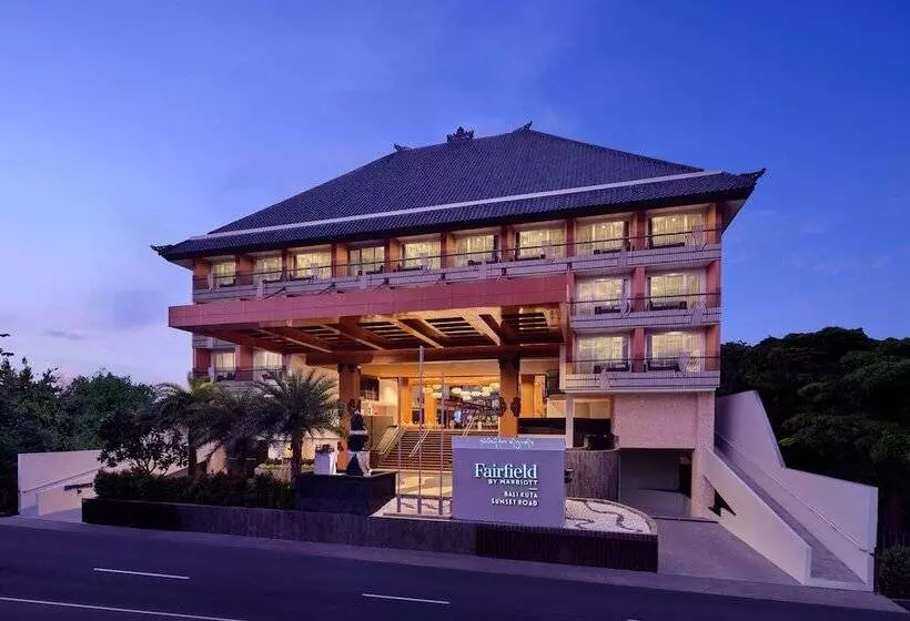 Fotos del hotel Fairfield By Marriott Bali Kuta Sunset Road:  2