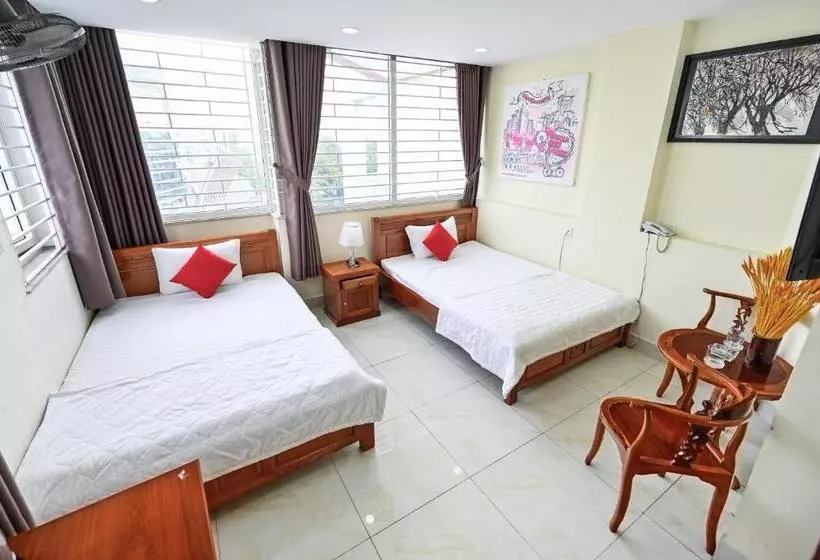 Fotos del hotel Reddoorz Plus Near Hoang Van Thu Park:  25