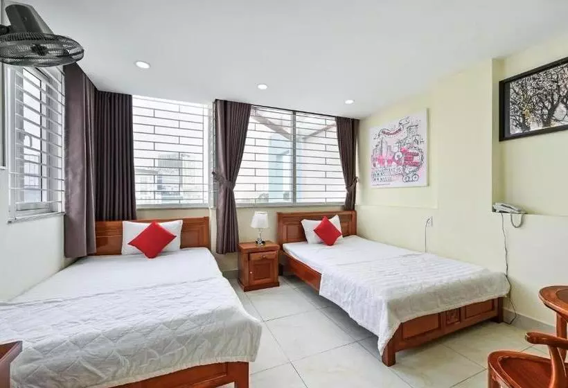 Fotos del hotel Reddoorz Plus Near Hoang Van Thu Park:  12