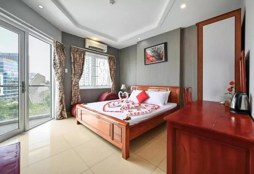 Fotos del hotel Reddoorz Plus Near Hoang Van Thu Park:  6