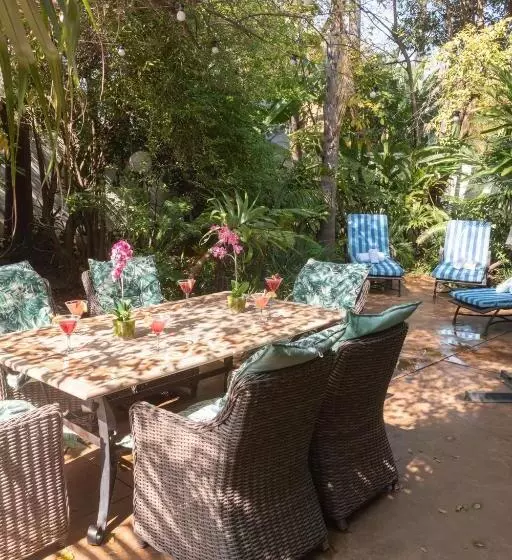 Fotos del hotel Aanmani Rose Guesthouse:  2