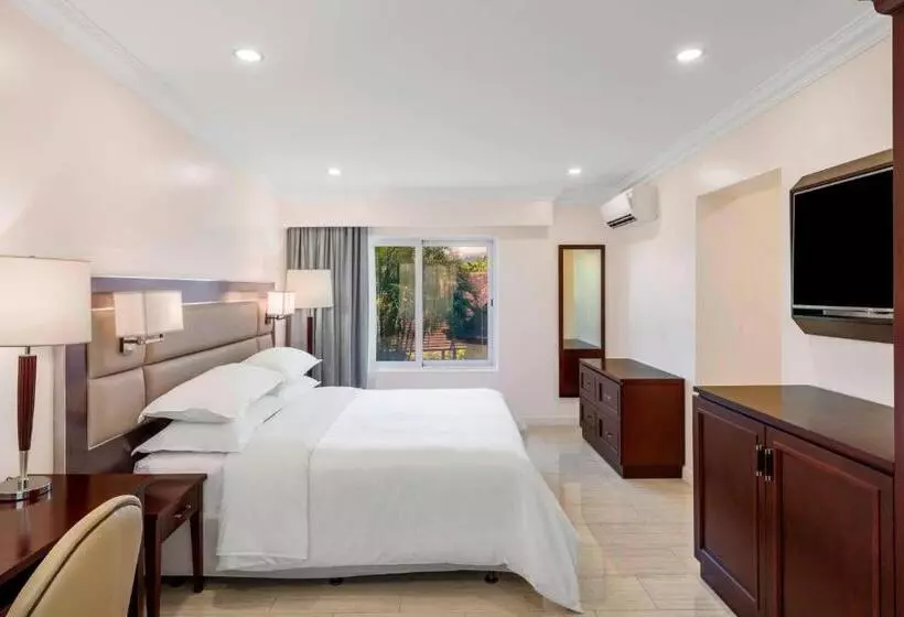 Fotos del hotel Sheraton Samoa Aggie Grey's Hotel & Bungalows:  25