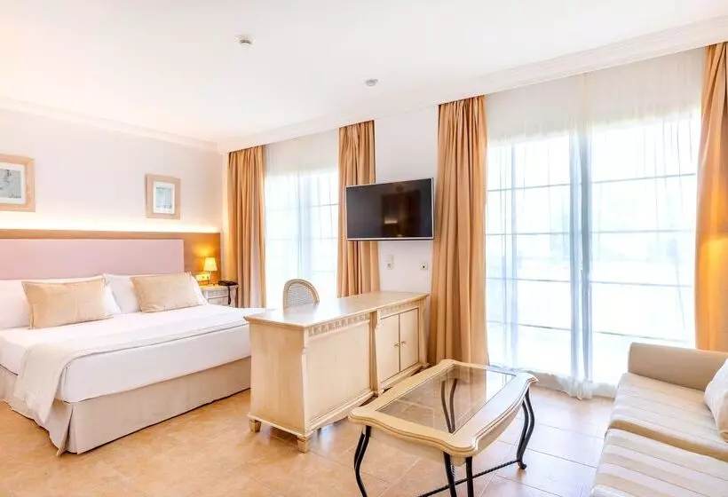 VIVA Cala Mesquida Suites & Spa – Adults Only 16+