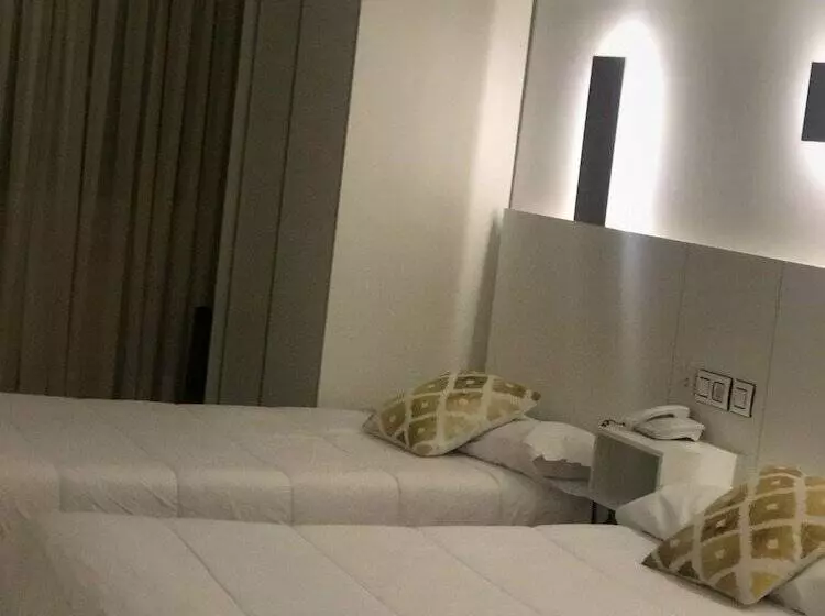 Fotos del hotel Emperatriz Iii:  14
