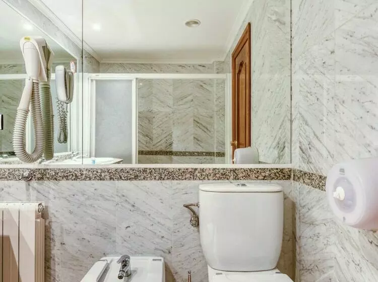Fotos del hotel Emperatriz Iii:  8