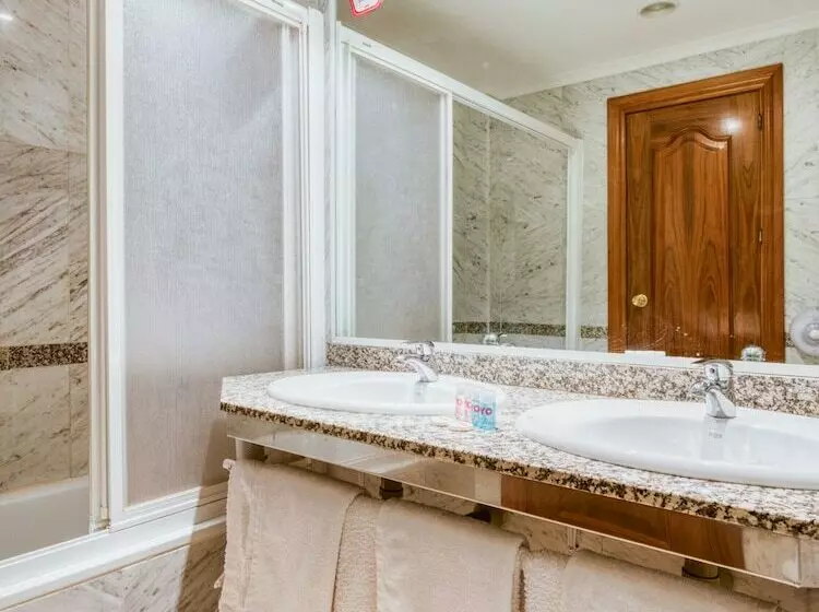Fotos del hotel Emperatriz Iii:  13
