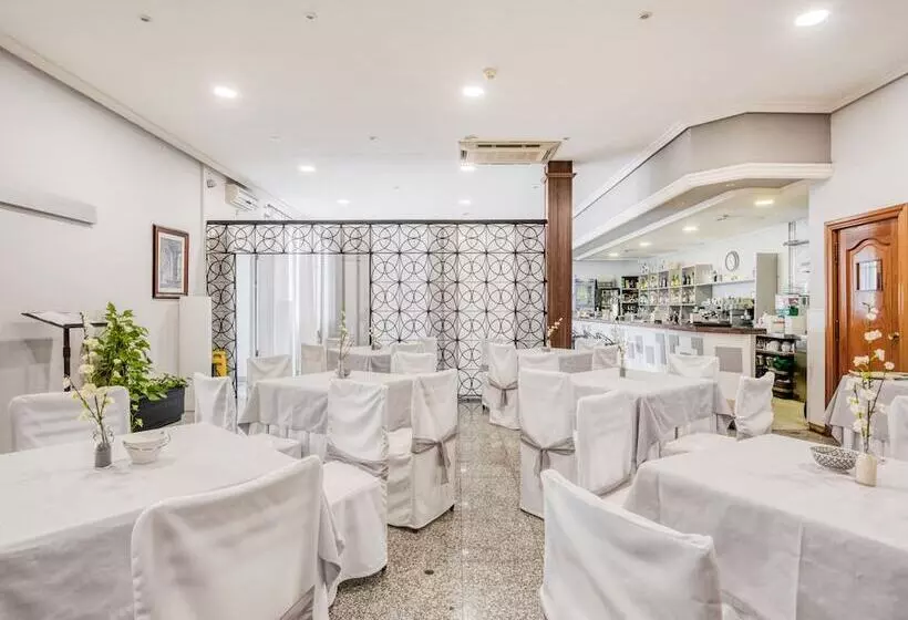 Fotos del hotel Emperatriz Iii:  6