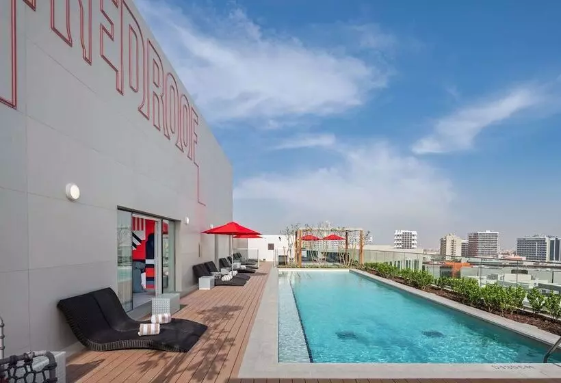 Radisson Red Dubai Silicon Oasis